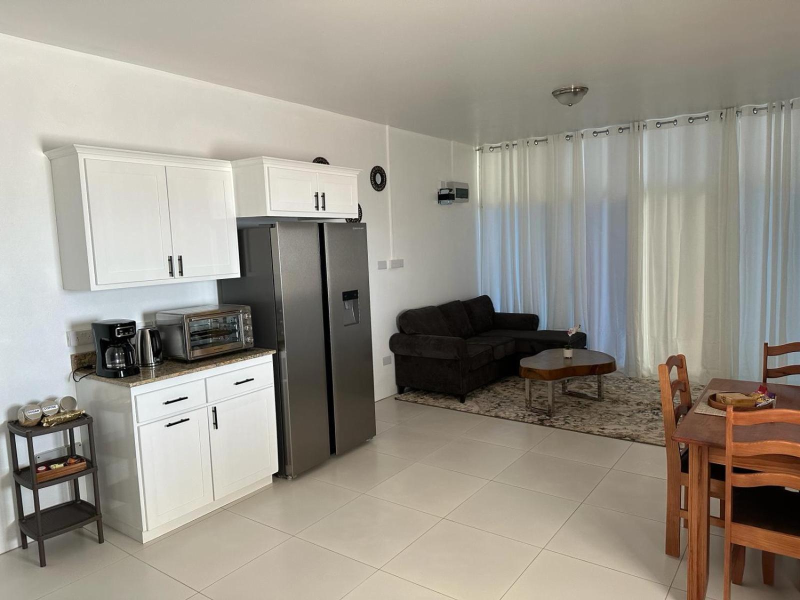 Eldorado Guesthouse & Car Rental Roseau Bagian luar foto