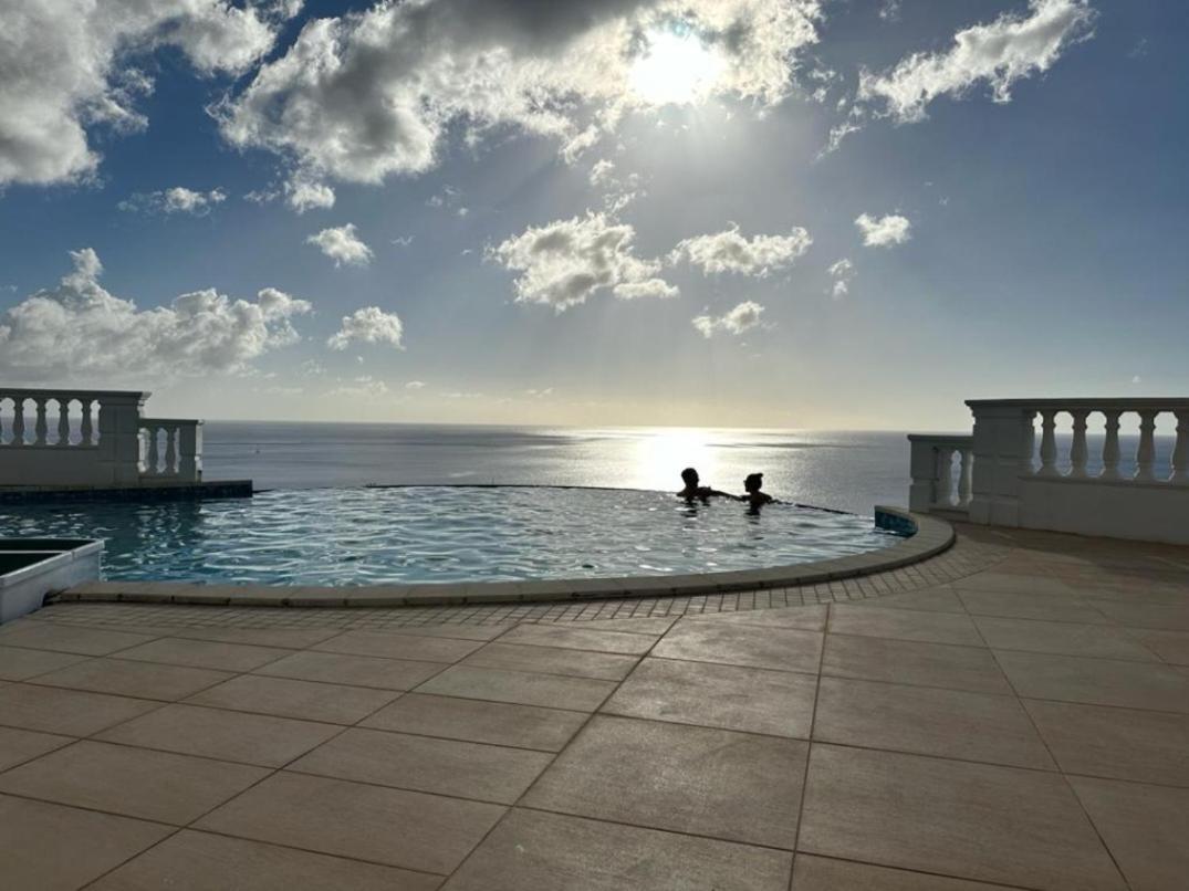 Eldorado Guesthouse & Car Rental Roseau Bagian luar foto