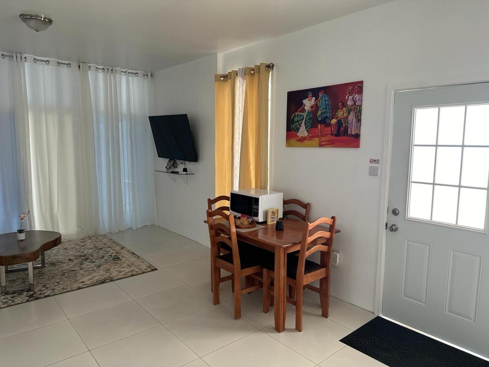 Eldorado Guesthouse & Car Rental Roseau Ruang foto