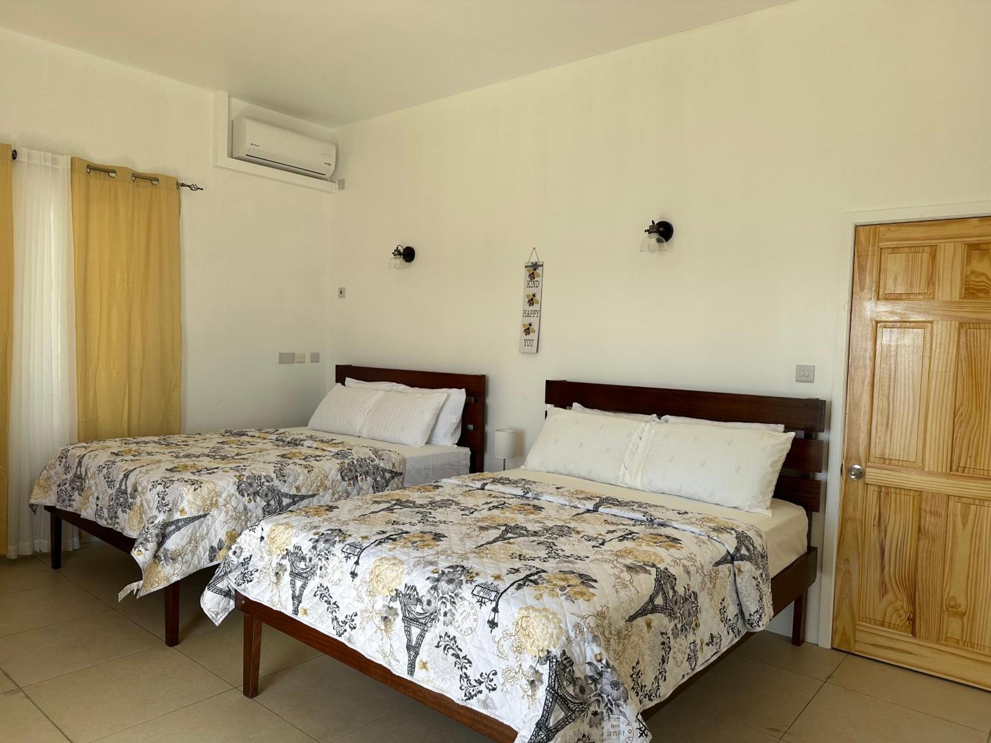 Eldorado Guesthouse & Car Rental Roseau Bagian luar foto